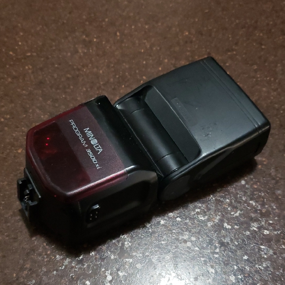 Minolta Program Flash 3500xi 